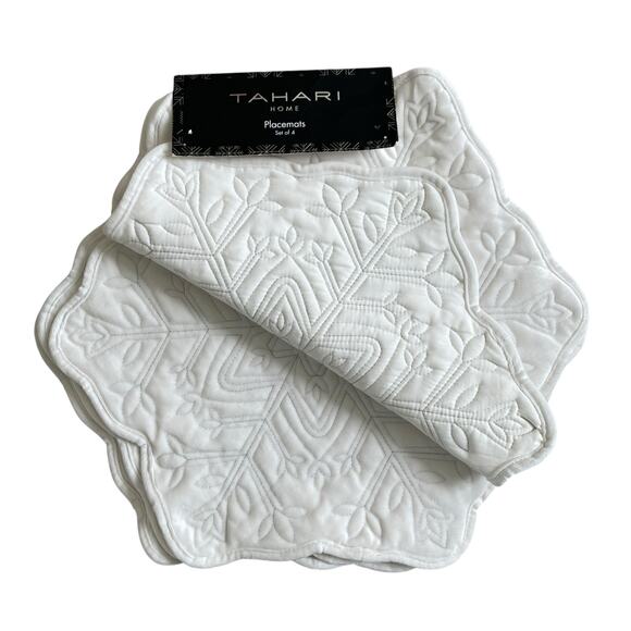 Tahari Home White Snowflake Velvet Placemats Set of 4 Christmas Holiday NEW - Picture 2 of 9